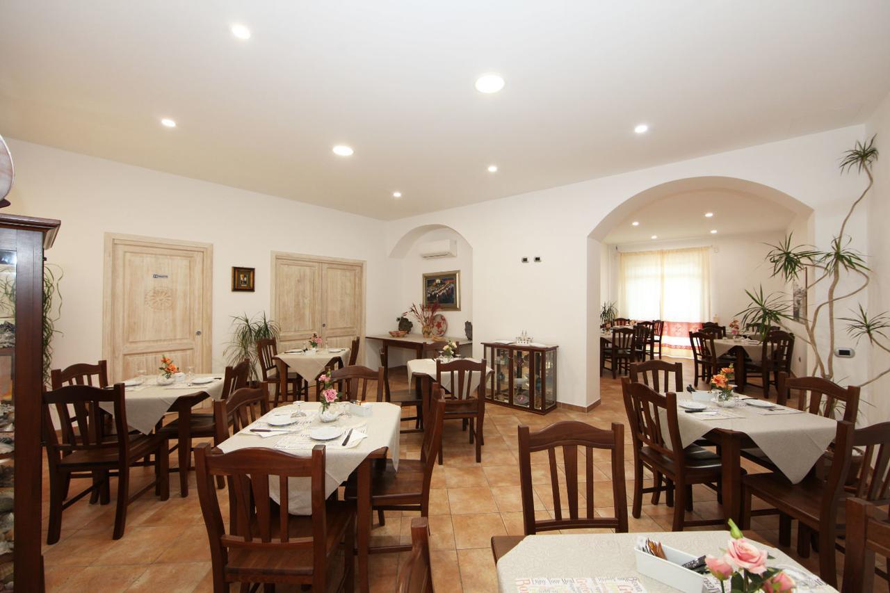Guest House Villabianca La Maddalena  Exterior photo