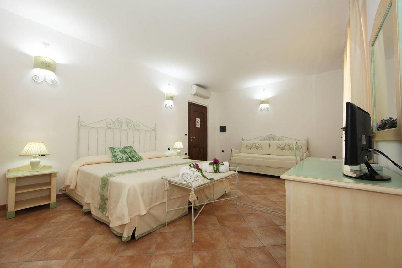 Guest House Villabianca La Maddalena  Exterior photo