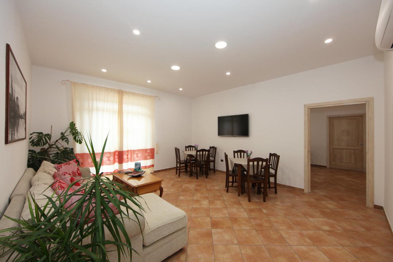 Guest House Villabianca La Maddalena  Exterior photo