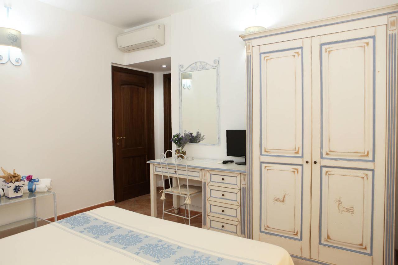 Guest House Villabianca La Maddalena  Exterior photo
