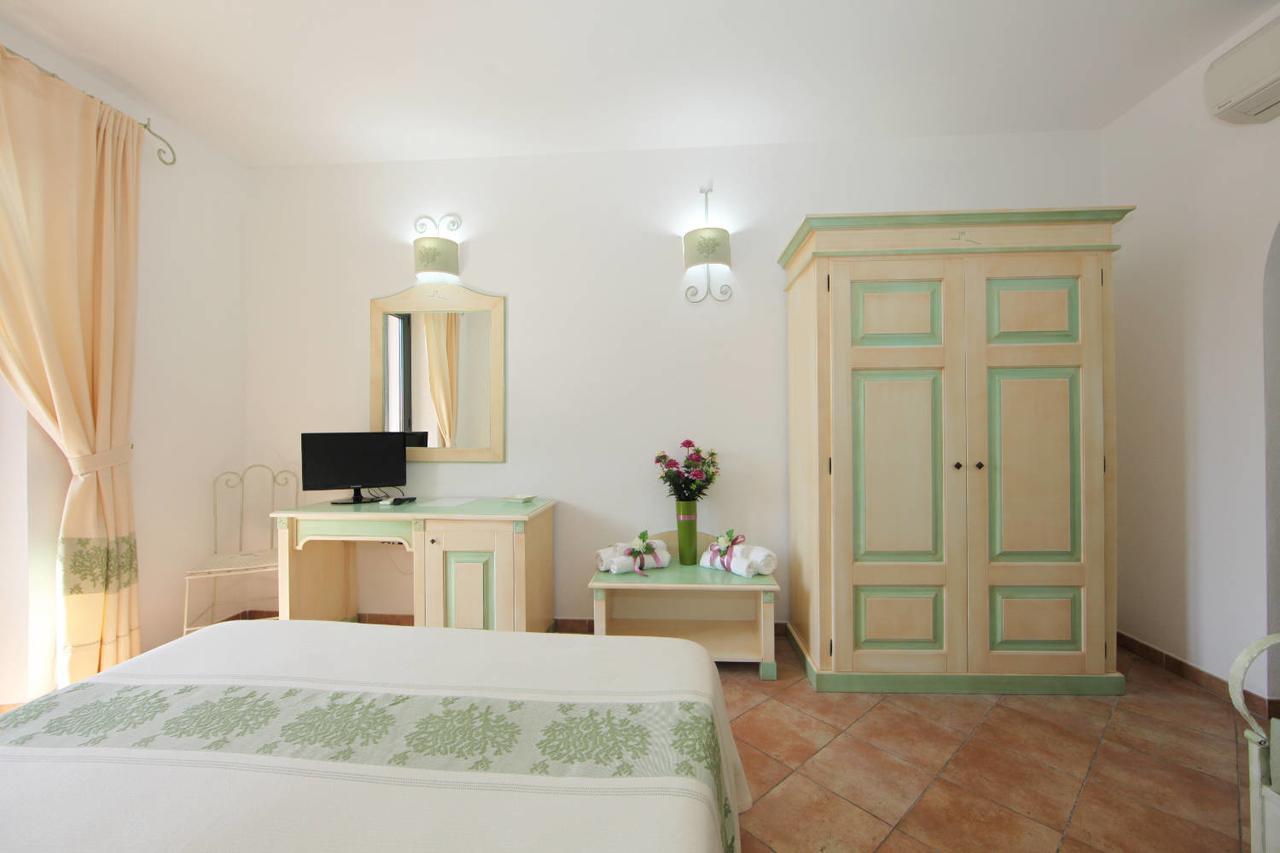 Guest House Villabianca La Maddalena  Exterior photo